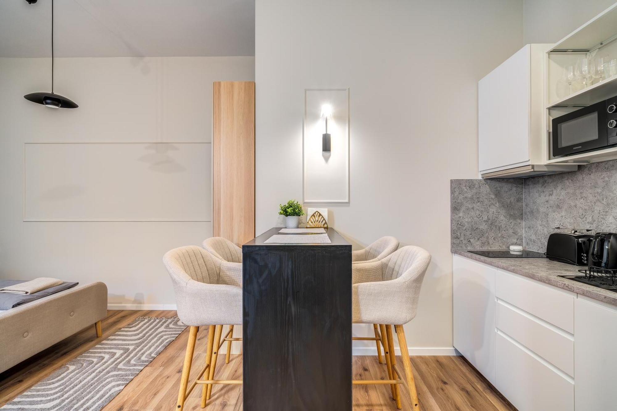 Time Out - R30 Apartment *
